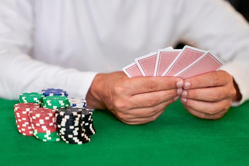 critiquejeu partie de poker